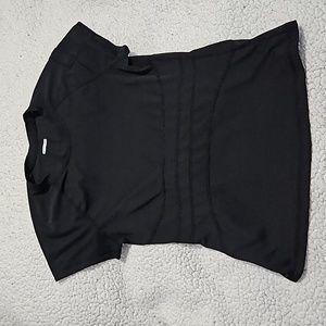 Black Lululemon shirt